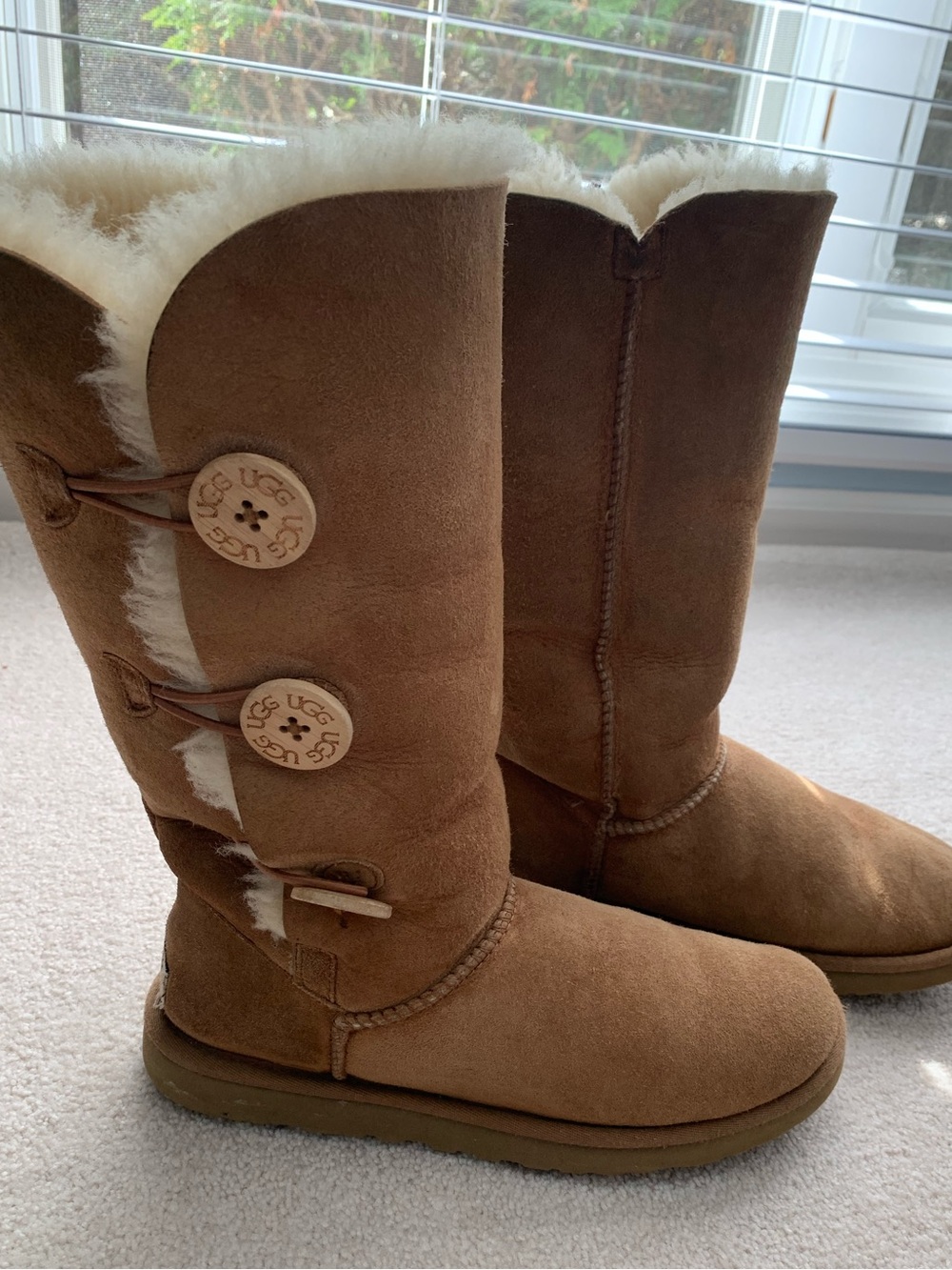 UGG Classic Tall Bailey Button Suede Boots in Chestnut size 7